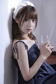 年轻漂亮的女邻居